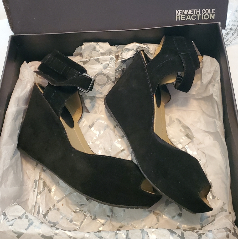 Women low wedge heel